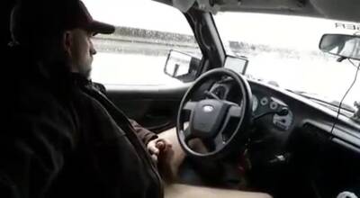 Str8 daddy stroke in the car - fetishpapa.com