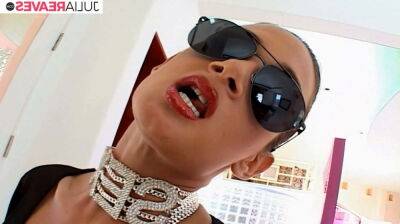 Dominante Girl in Latex haben Spass - sunporno.com