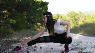 Flexi teen shows off in outdoor XXX kink - xbabe.com